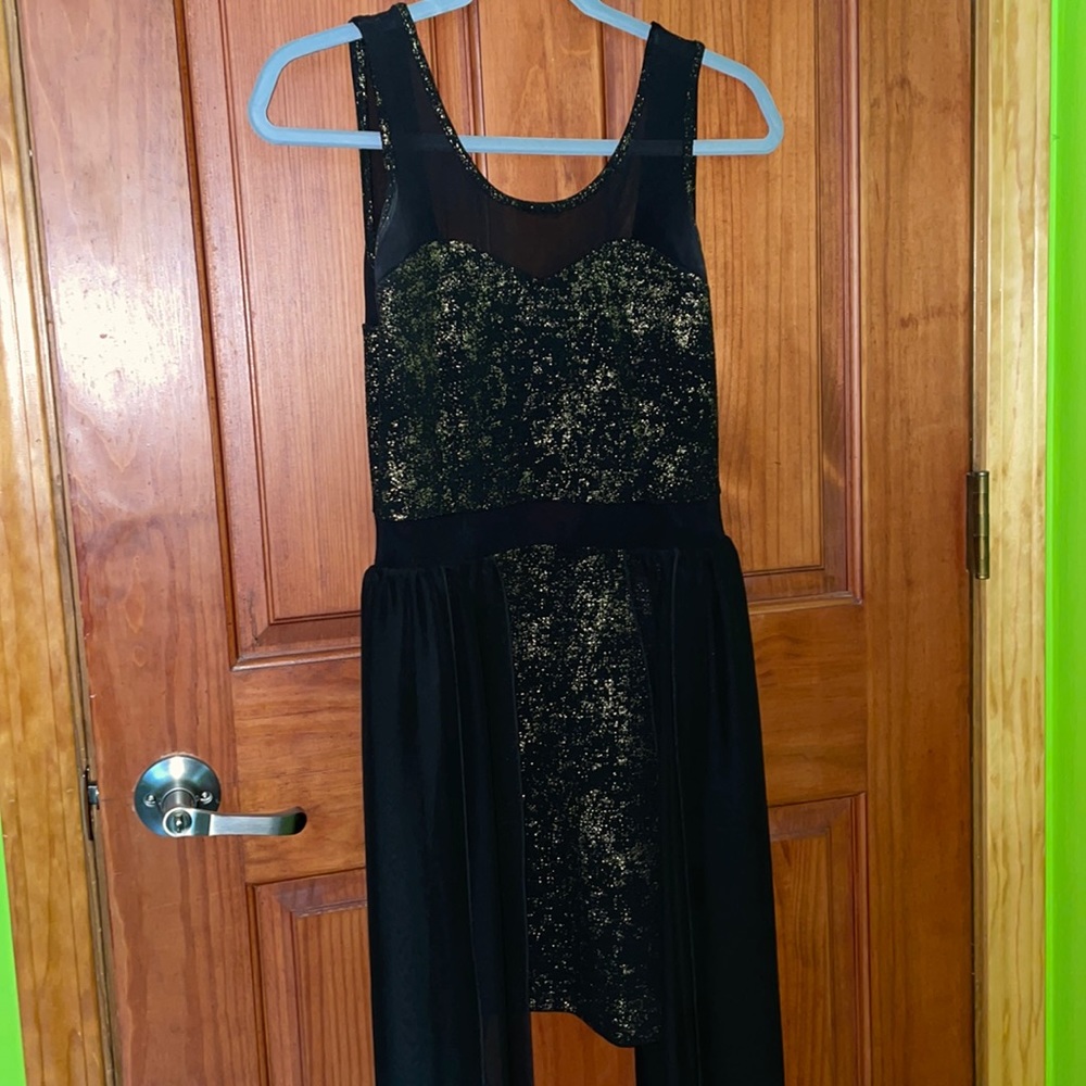 Black and good draped mini dress 🖤✨